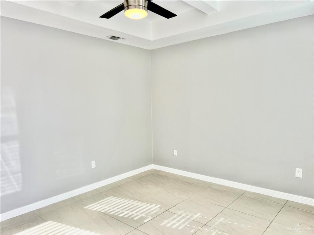 Photo 5 of 406 Newport Avenue #2