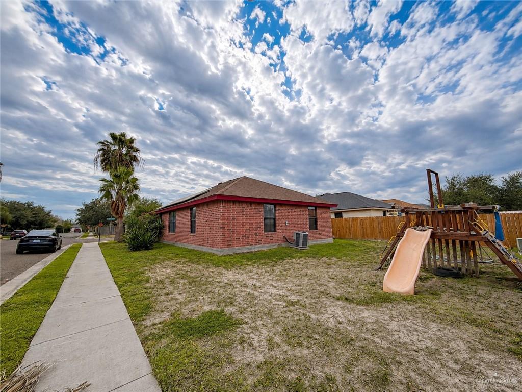 Photo 19 of 2724 Vanessa Avenue