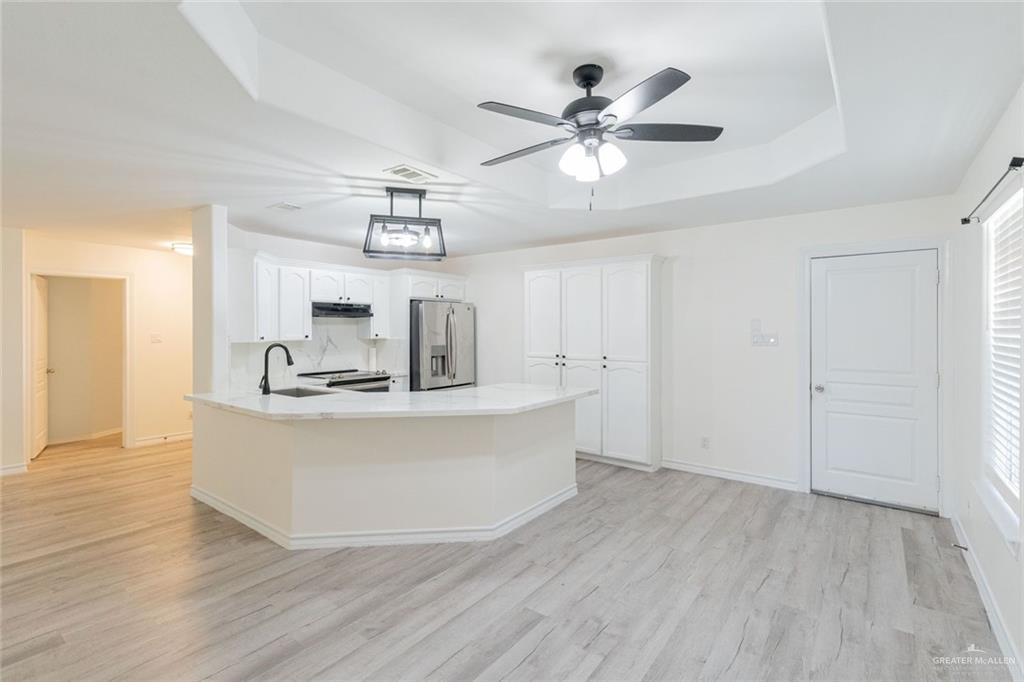 Photo 4 of 3709 Frontier Drive