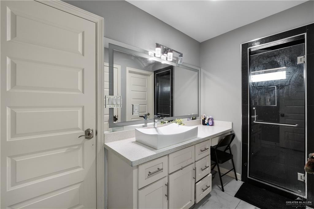 Photo 8 of 502 Casiano Street