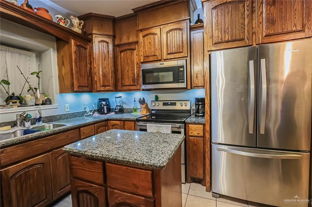 Photo 11 of 4701 Russell Circle