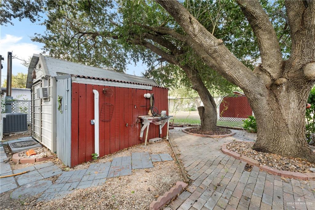 Photo 18 of 609 Palmera Drive