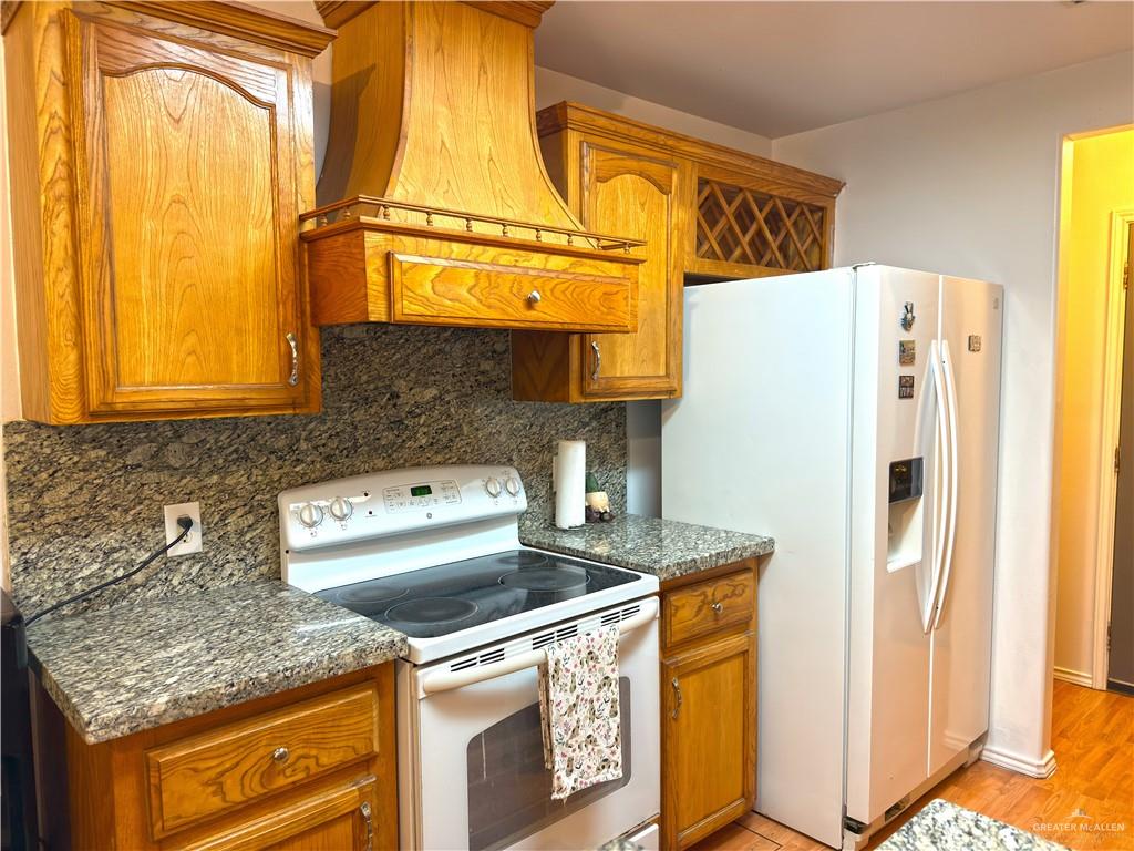 Photo 7 of 5707 El Bosque Drive