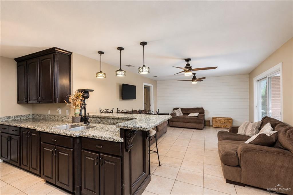 Photo 6 of 918 Fairway Drive
