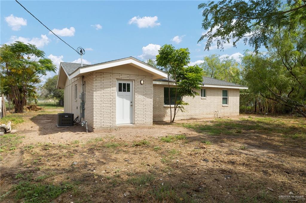 Photo 19 of 945 Tampico Avenue