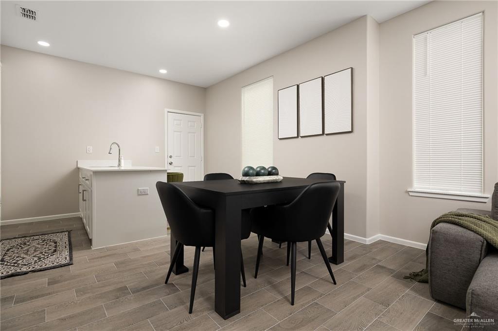 Photo 6 of 2504 Harrison Avenue #4