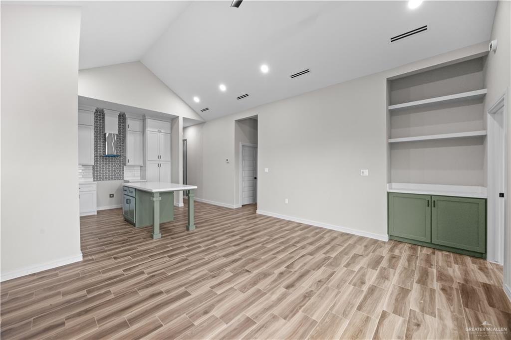 Photo 6 of 2318 Thornton Avenue
