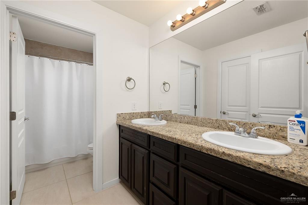 Photo 13 of 3914 Revilla Street