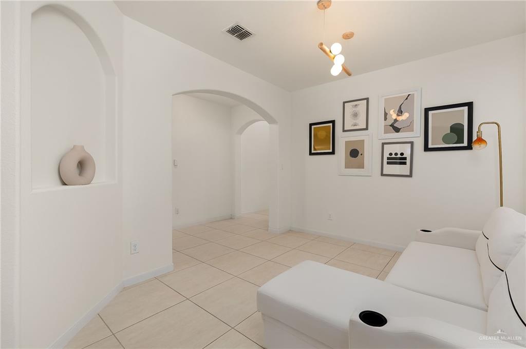 Photo 8 of 3914 Revilla Street