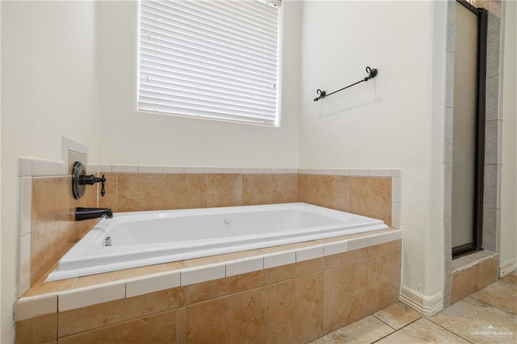 Photo 16 of 3121 Whitewing Avenue
