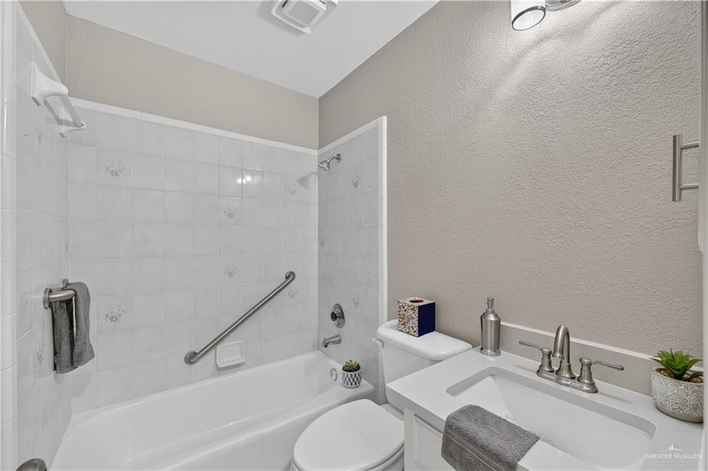 Photo 17 of 2304 Viola Street