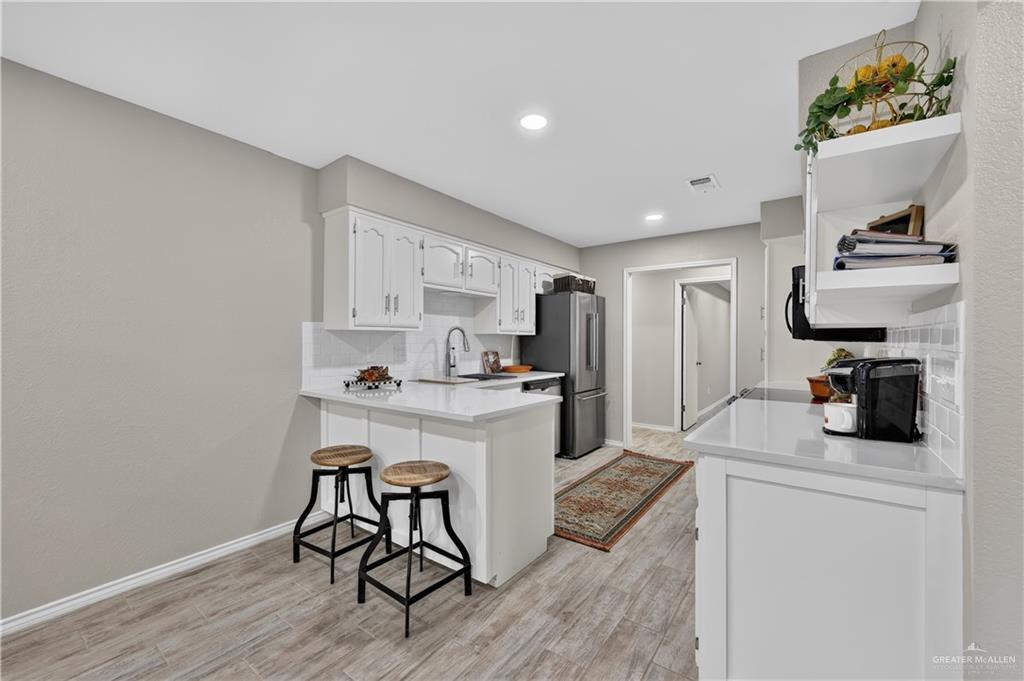 Photo 6 of 2304 Viola Street