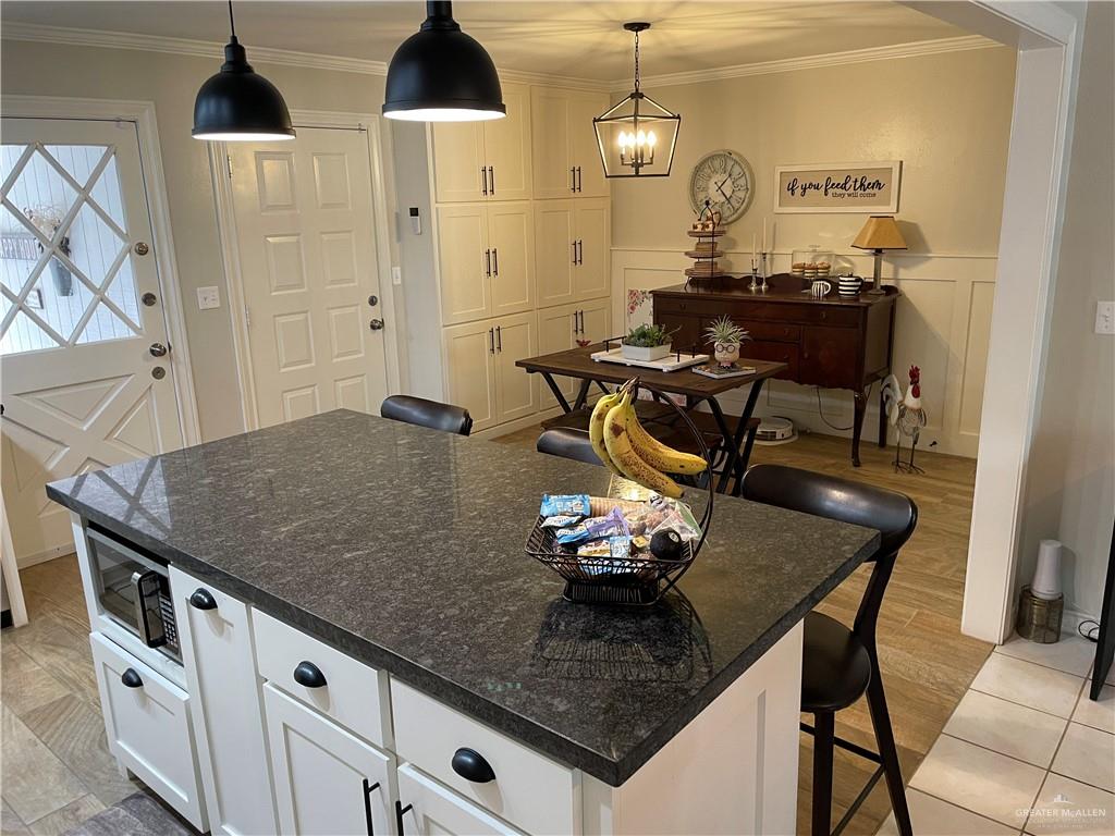 Photo 8 of 717 Griffin Parkway