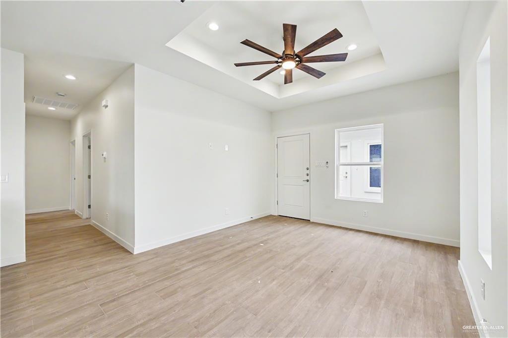 Photo 7 of 5800 Ozark Avenue #4