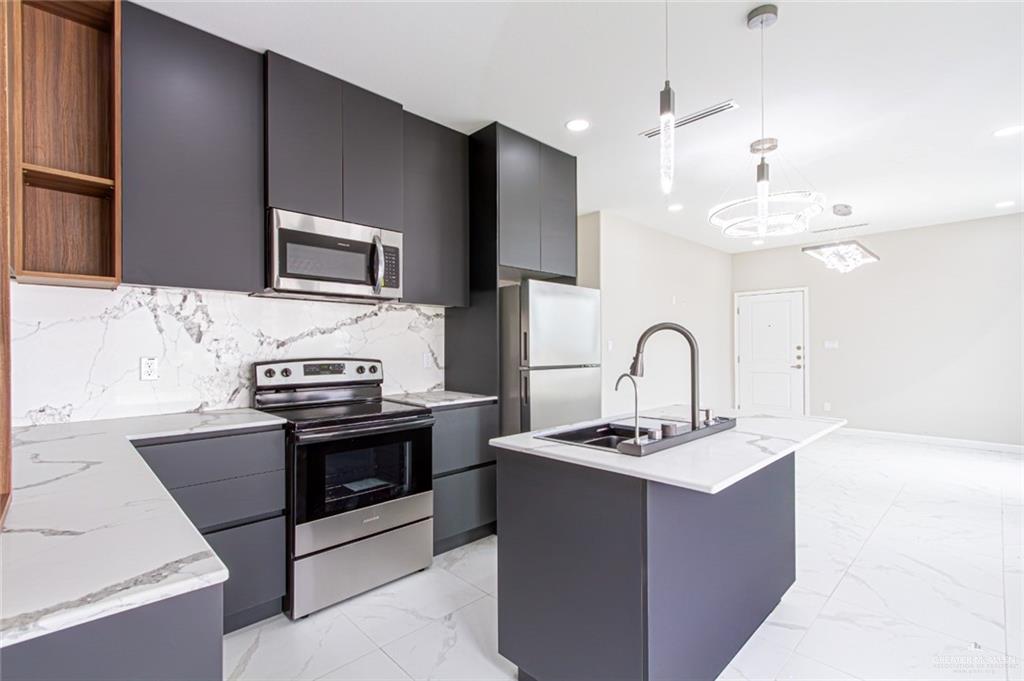 Photo 4 of 4212 Hummingbird Avenue #72