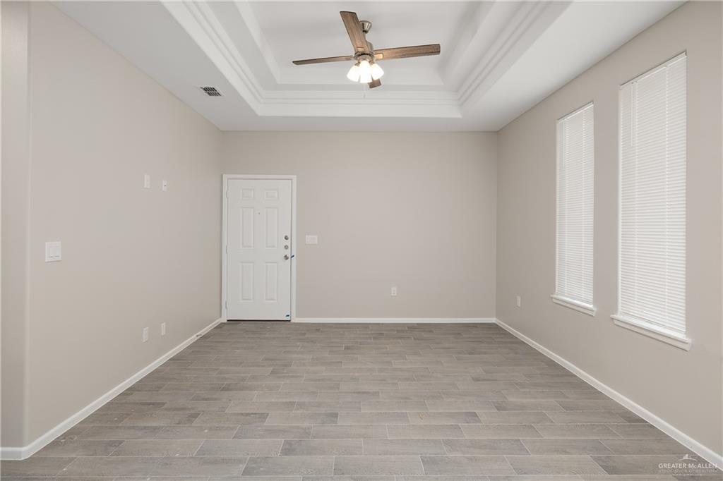 Photo 14 of 2708 Harrison Avenue #4