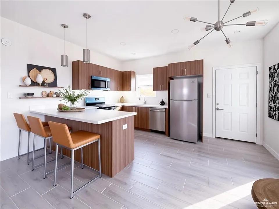 Photo 11 of 604 Onyx Avenue #4