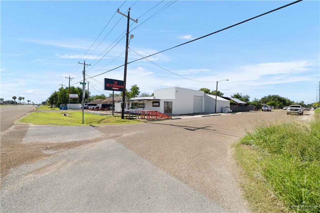 Photo 4 of 1006 Expressway 83