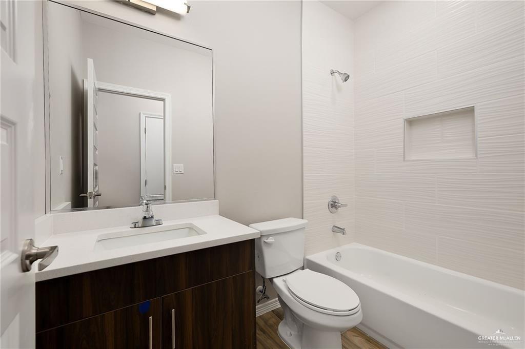 Photo 7 of 4216 Walnut Street #1