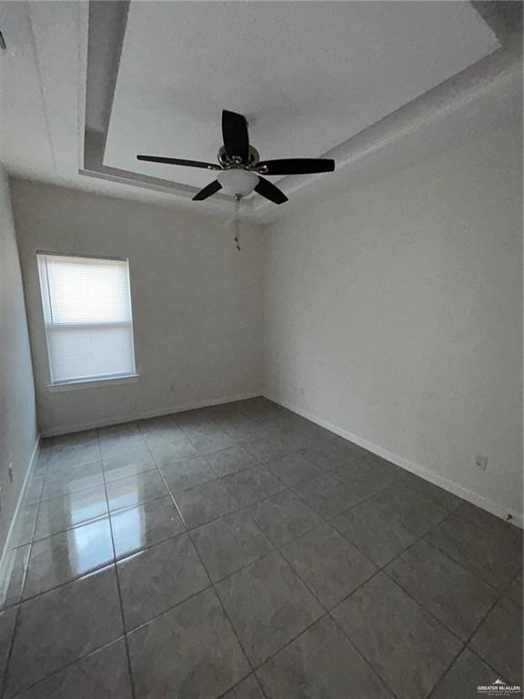 Photo 4 of 3604 Hawthorne Avenue #3