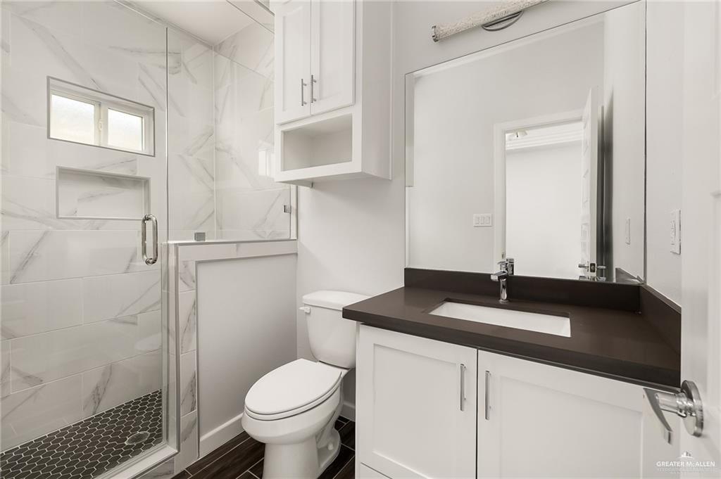Photo 11 of 1322 Beverly Avenue