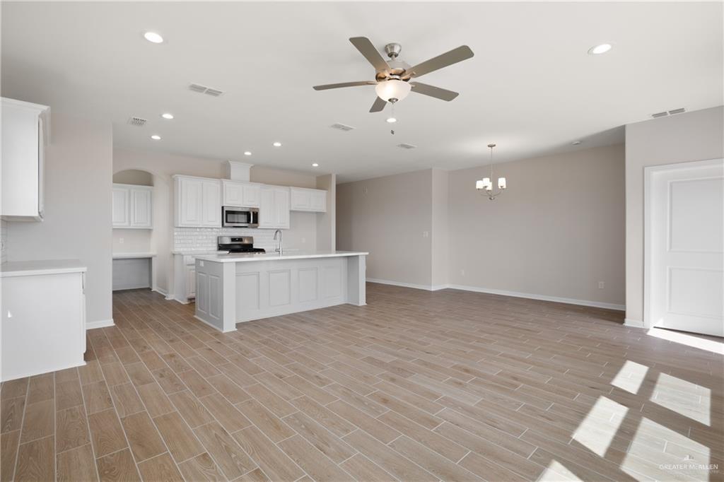 Photo 4 of 15400 Brisas Street