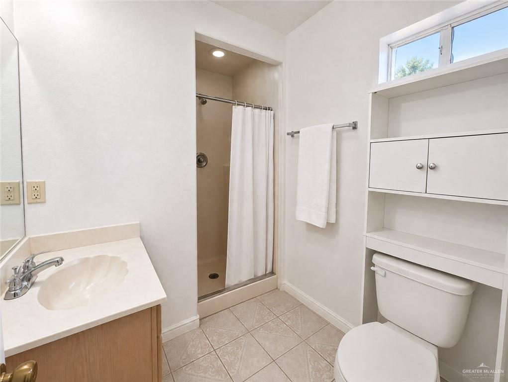 Photo 9 of 209 Dallas Street