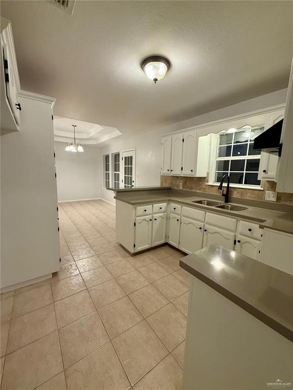 Photo 9 of 2208 Victoria Street
