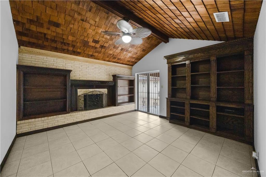 Photo 19 of 1023 La Vista Drive