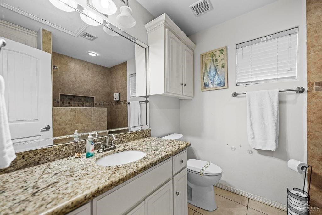 Photo 16 of 701 Arapaho Avenue