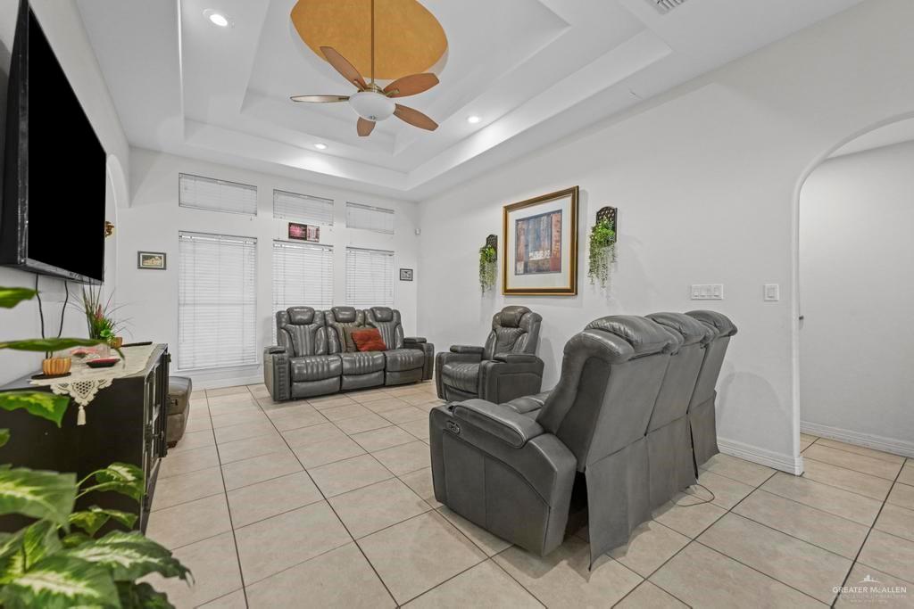 Photo 5 of 701 Arapaho Avenue