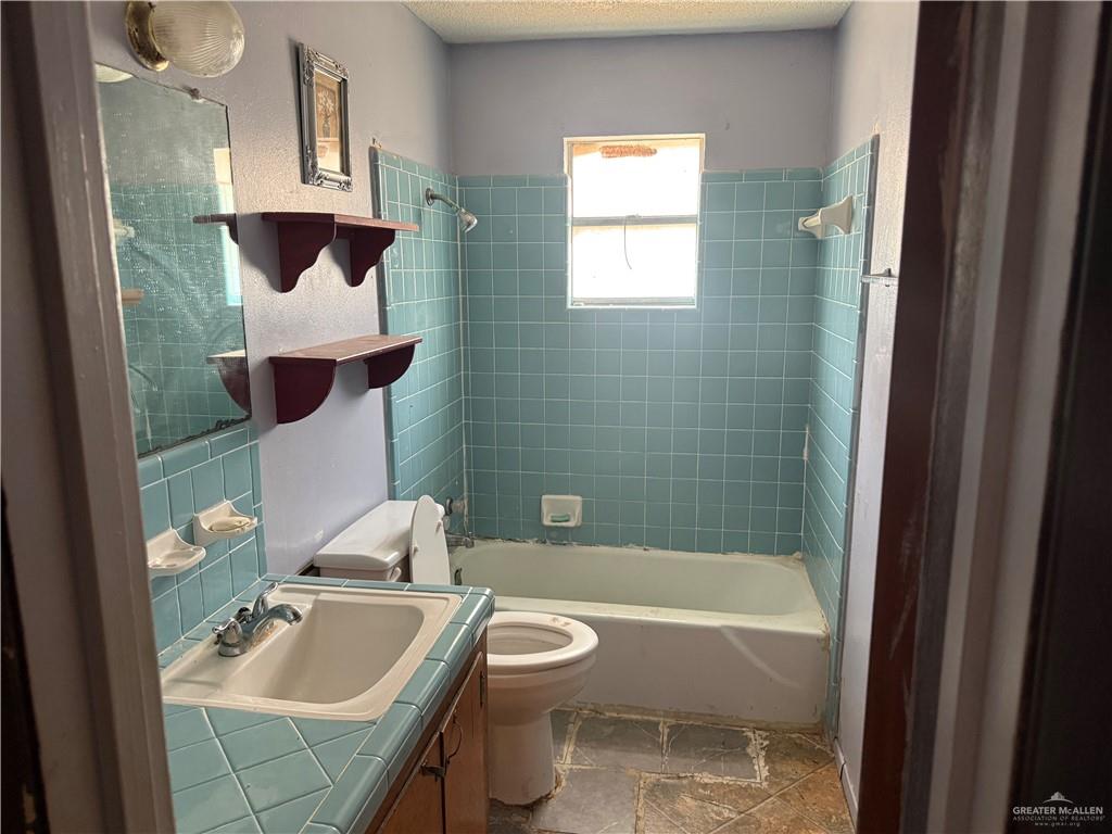 Photo 11 of 519 Champion Street