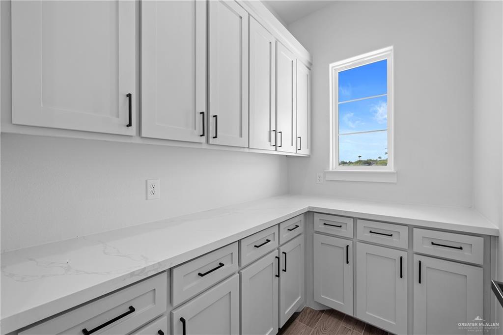 Photo 12 of 3518 Treasure Hills Boulevard