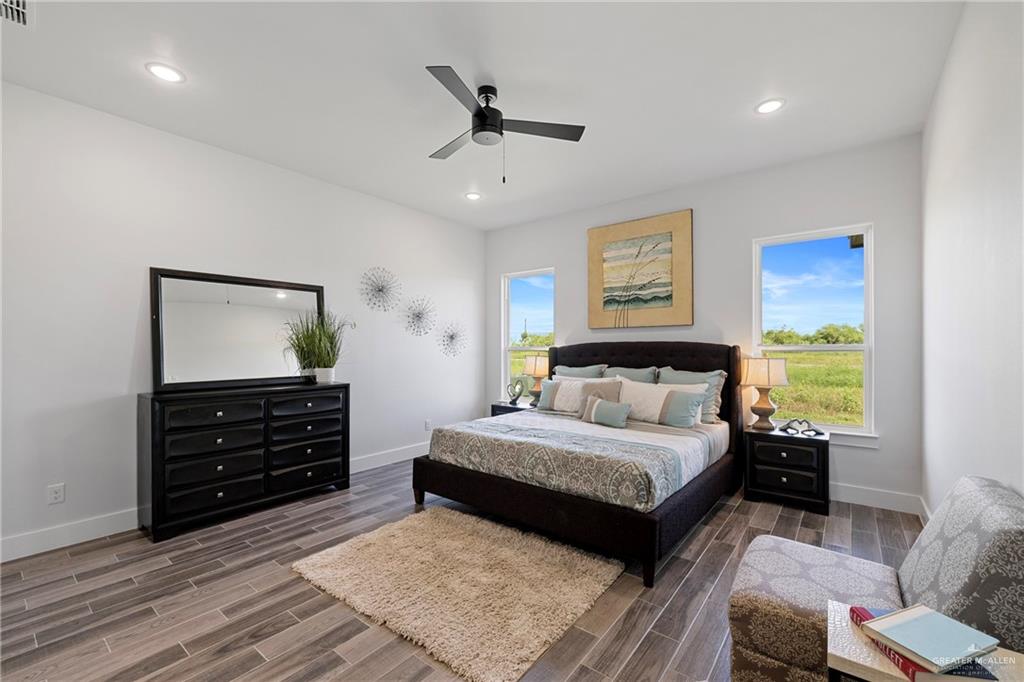 Photo 13 of 3518 Treasure Hills Boulevard