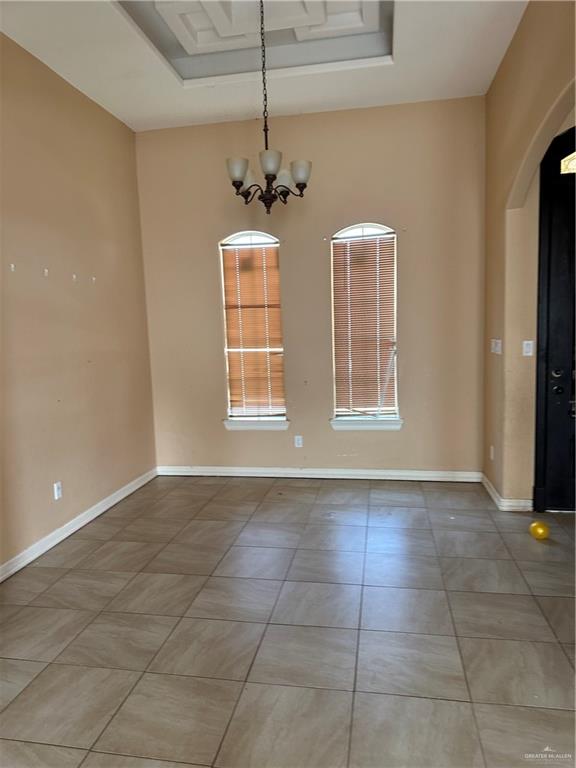 Photo 10 of 703 Linares Street