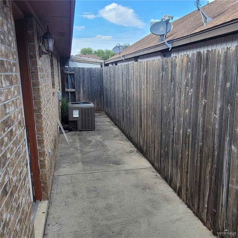Photo 11 of 2321 Candlelight Lane #1