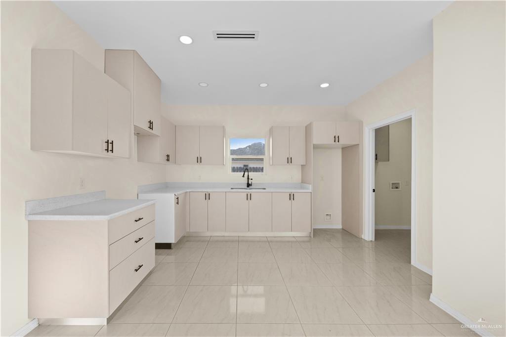 Photo 6 of 2308 San Pascual Street
