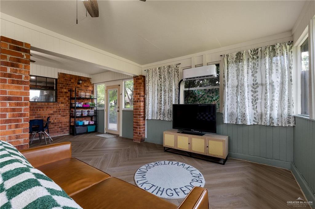 Photo 14 of 1614 Walnut Court
