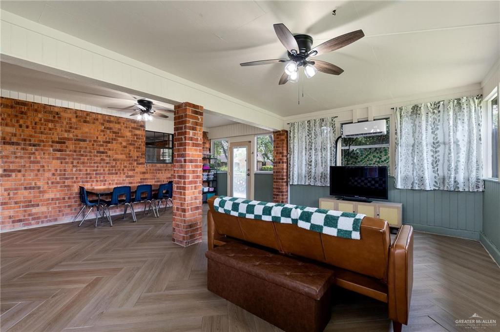 Photo 15 of 1614 Walnut Court