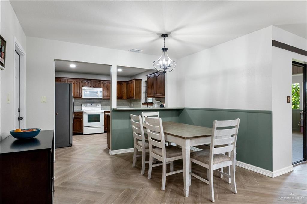 Photo 7 of 1614 Walnut Court