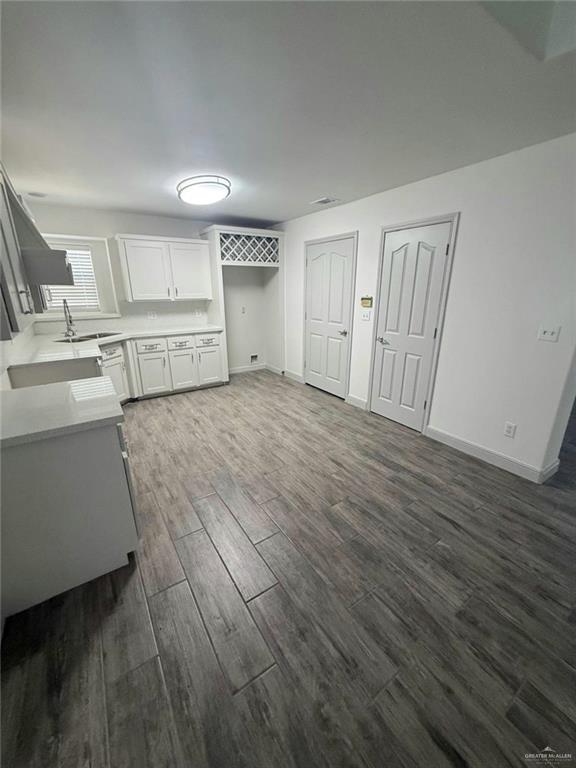Photo 4 of 1004 Villas Del Norte Street