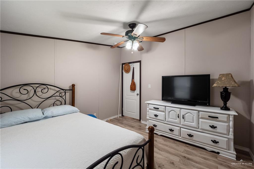 Photo 12 of 805 Anaqua Street