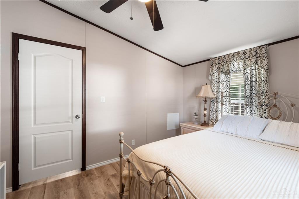 Photo 16 of 805 Anaqua Street