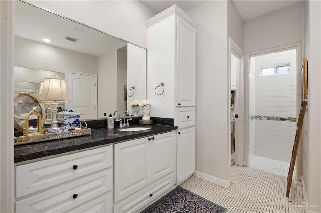 Photo 12 of 3313 Cornell Avenue