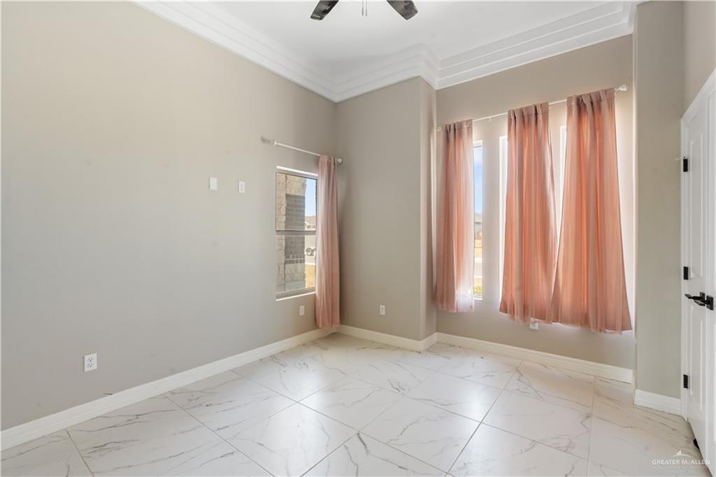 Photo 5 of 822 Whitewing Street