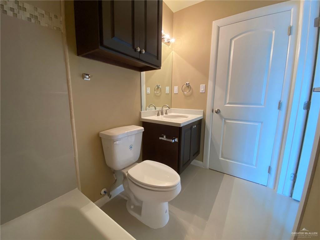 Photo 17 of 1204 Pineridge Avenue #4