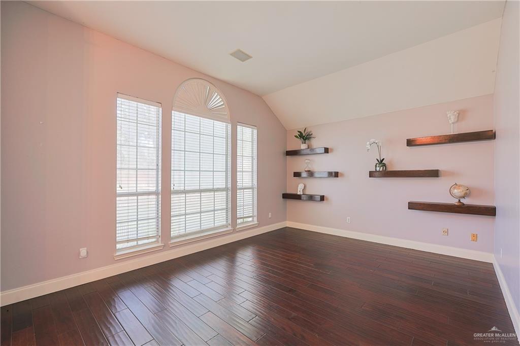 Photo 10 of 2805 Santa Susana Street