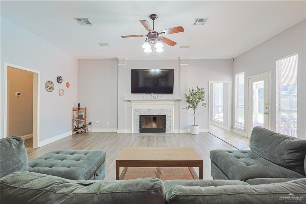 Photo 12 of 2805 Santa Susana Street