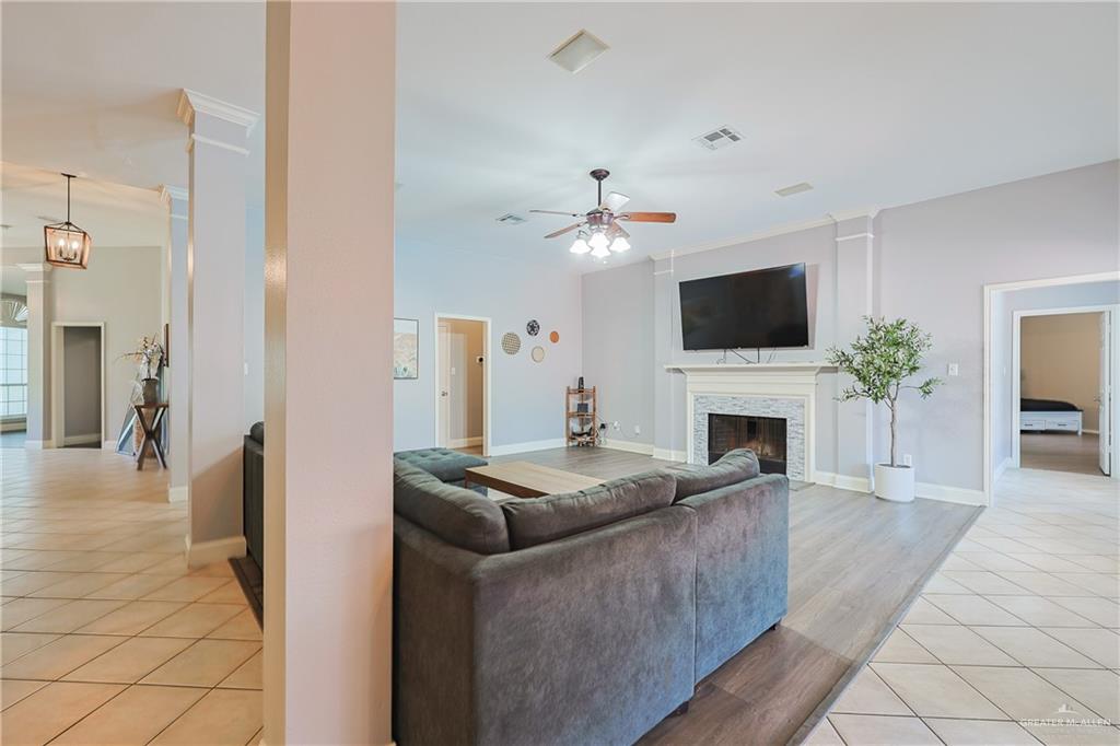 Photo 13 of 2805 Santa Susana Street