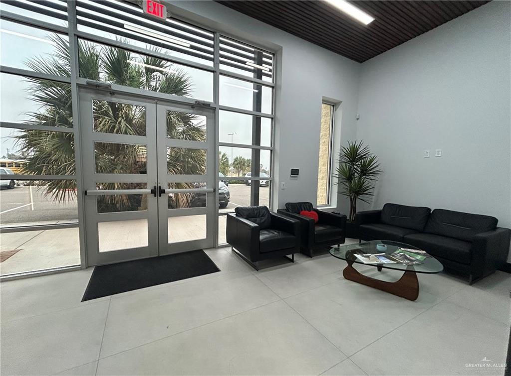 Photo 4 of 1508 Lonestar Way #4C